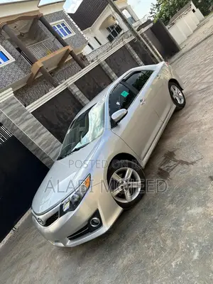 Toyota Camry SE 4dr Sedan (2.5L 4cyl 6A) 2013 Silver