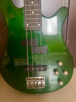 4 Strings Bass Guitar