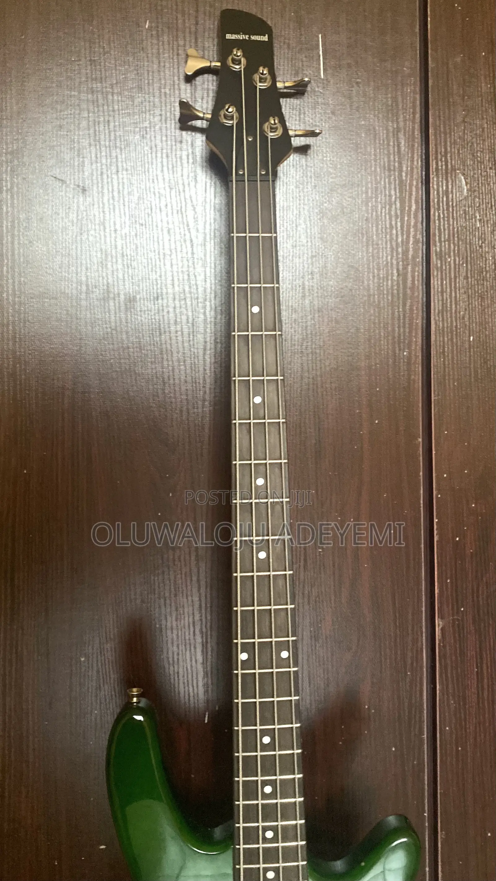 4 Strings Bass Guitar