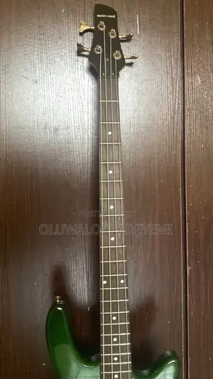 4 Strings Bass Guitar