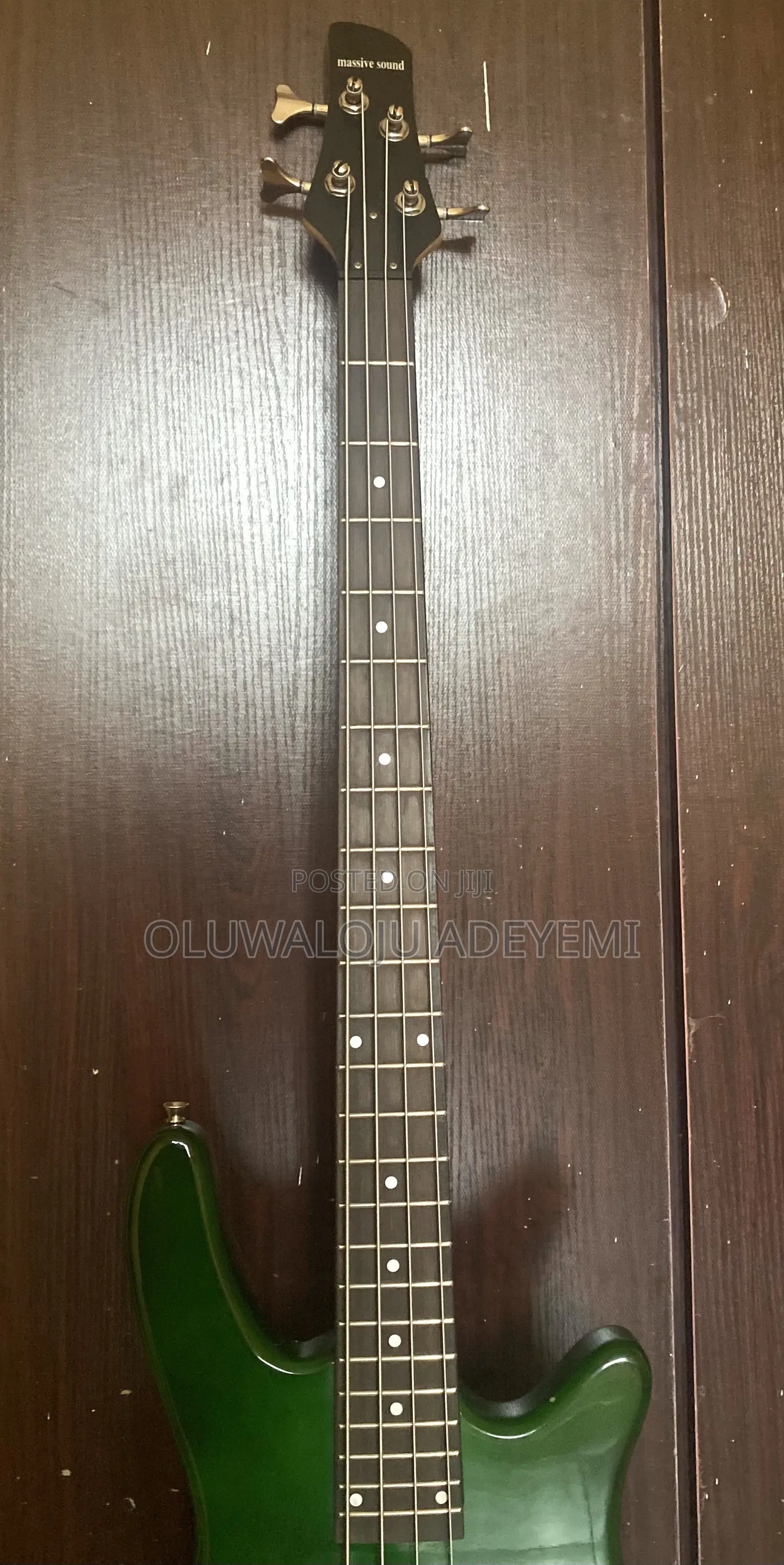 4 Strings Bass Guitar