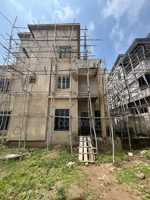 6bdrm Duplex in Guzape District for sale