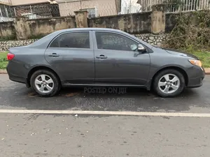 Toyota Corolla LE 4dr Sedan (1.8L 4 cyl 4A) 2009 Gray