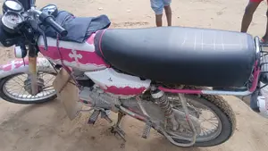 Bajaj Boxer 2025 Red