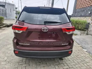 Toyota Highlander XLE 2019 Red
