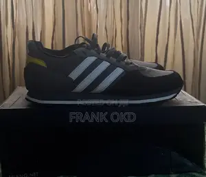  Adidas Sneakers 