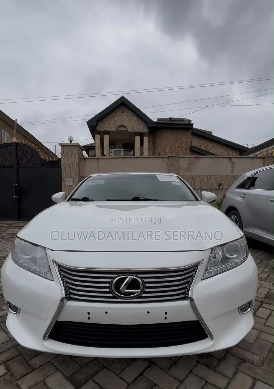 Lexus ES 2015 White