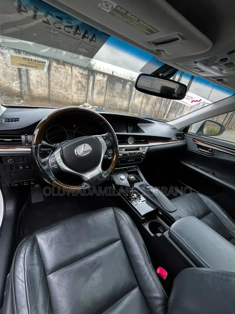 Lexus ES 2015 White