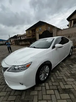 Lexus ES 2015 White