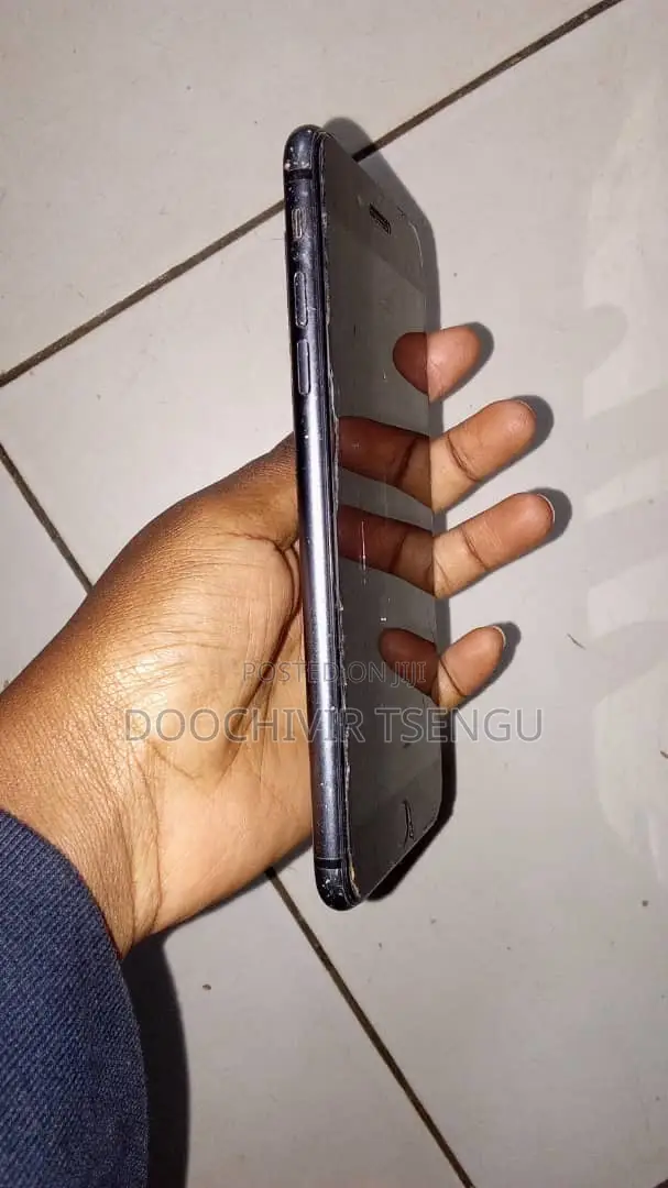 Apple iPhone 8 Plus 64 GB Black