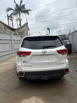 Toyota Highlander Limited 4x4 V6 (3.5L 6cyl 8A) 2017 White