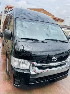 Toyota HiAce 2018 Black