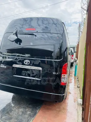 Toyota HiAce 2018 Black