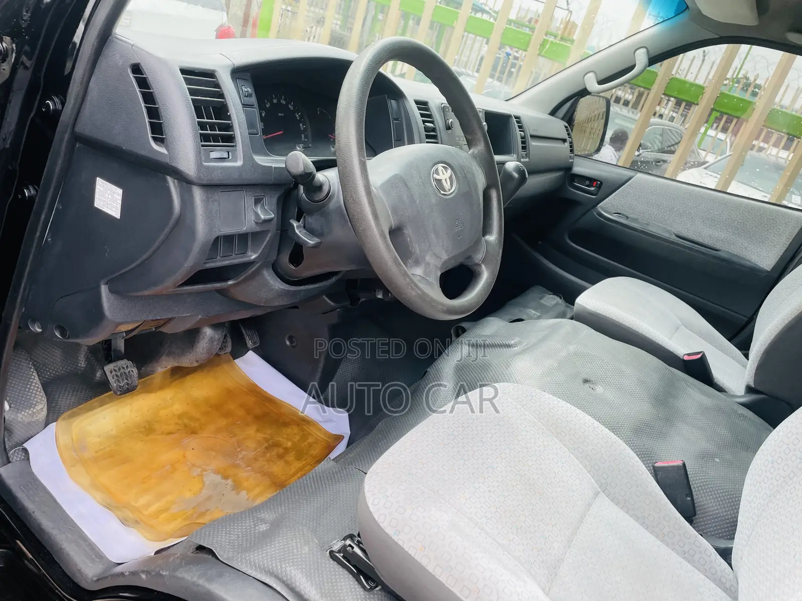 Toyota HiAce 2018 Black