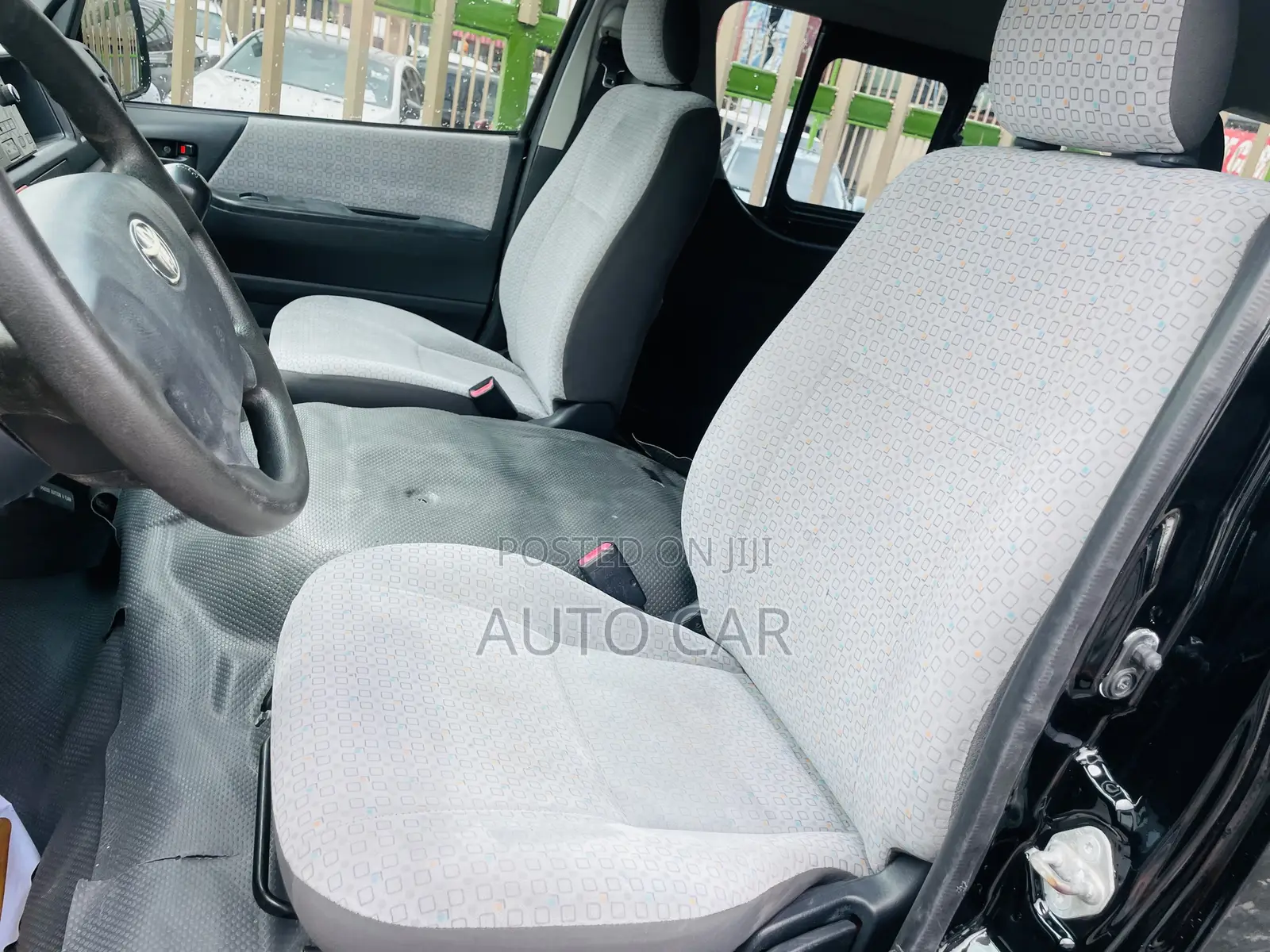 Toyota HiAce 2018 Black