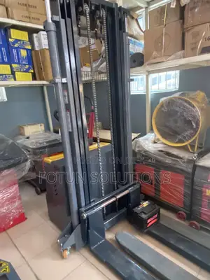 Electric Forklift 2tons by 5meters
