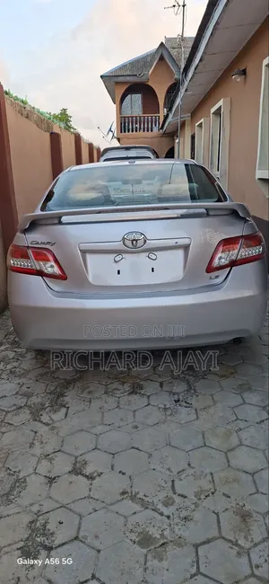 Toyota Camry 2011 Silver