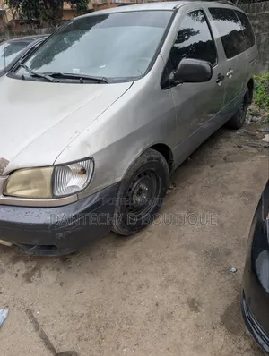 Toyota Sienna 2003 Silver