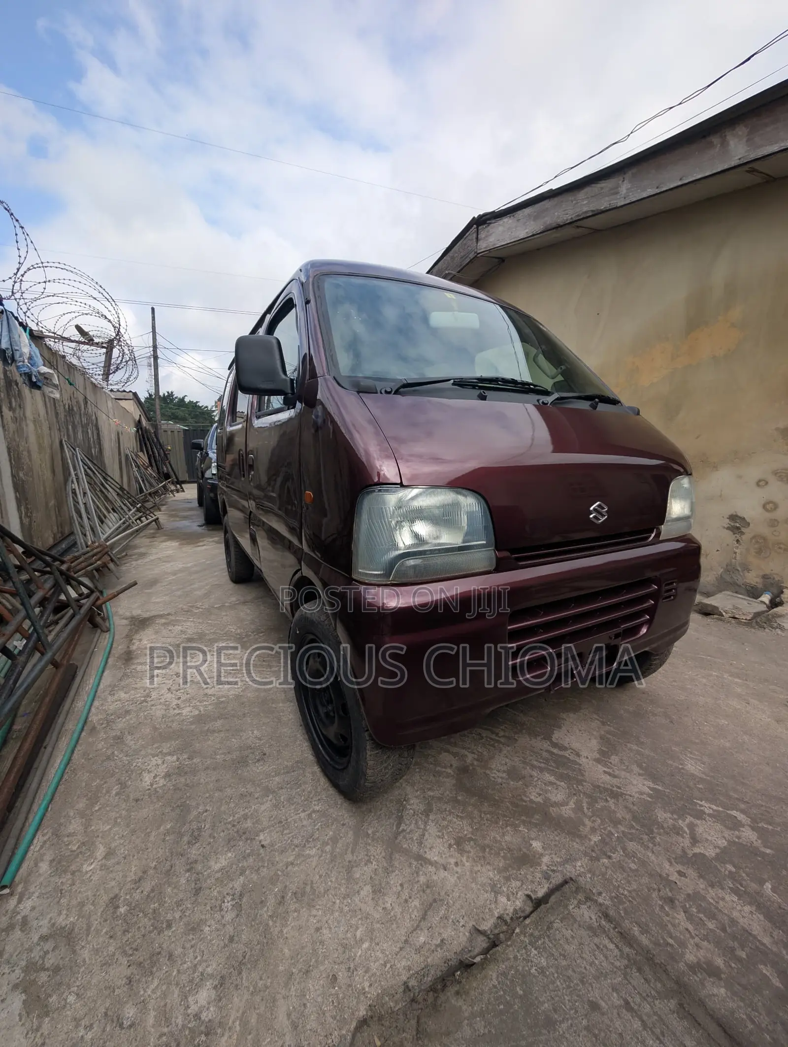 Suzuki APV Minibus 2011 Red