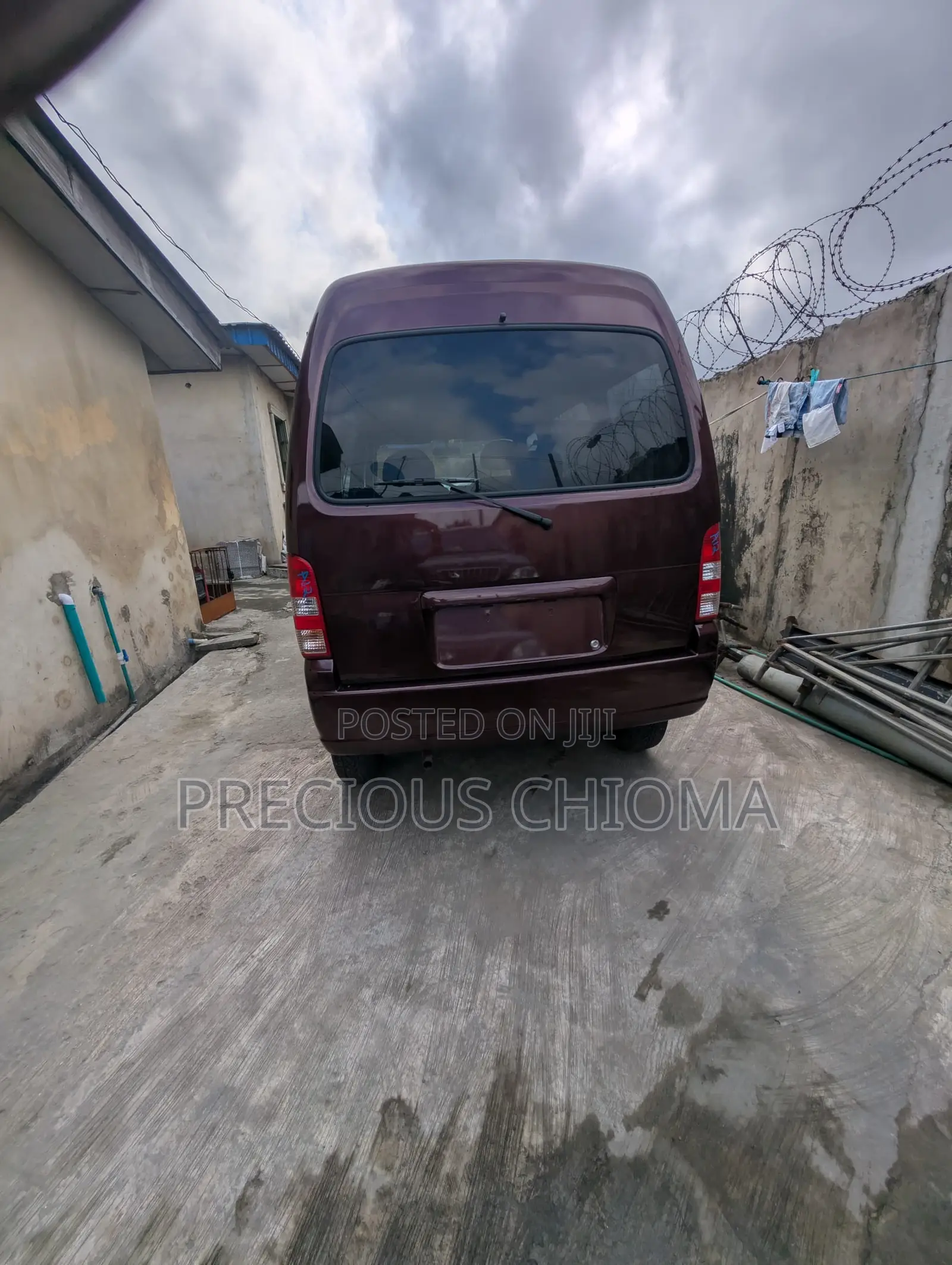 Suzuki APV Minibus 2011 Red
