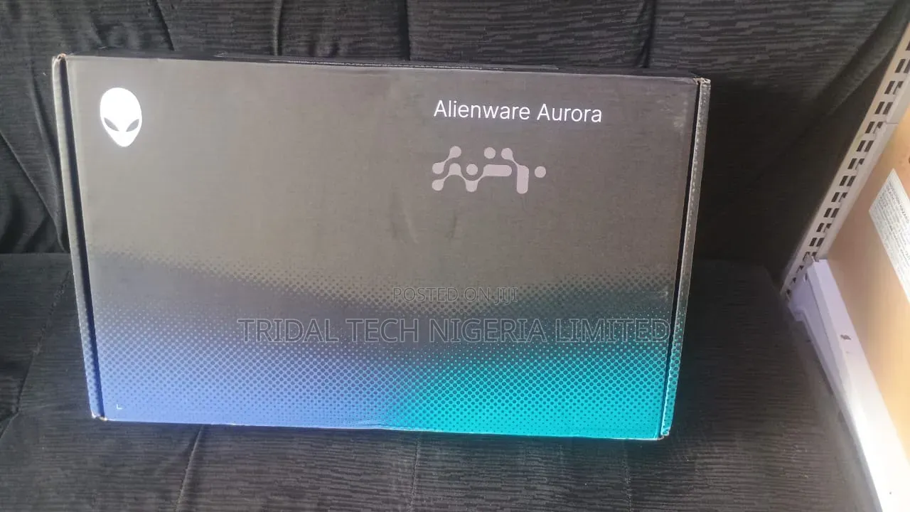 New Laptop Alienware 16 Aurora 16GB Intel Core 7 SSD 1T