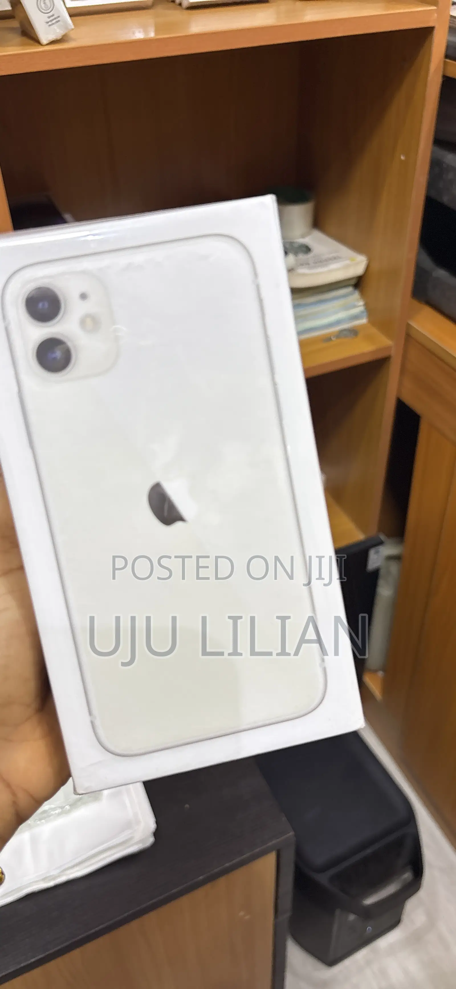 New Apple iPhone 11 128 GB White