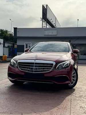 Mercedes-Benz E300 4Matic AWD Sedan (2.0L 4cyl 9A) 2017 Red