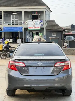 Toyota Camry SE 4dr Sedan (2.5L 4cyl 6A) 2014 Gray