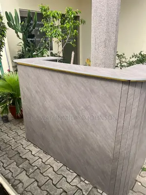 Salon Reception Table