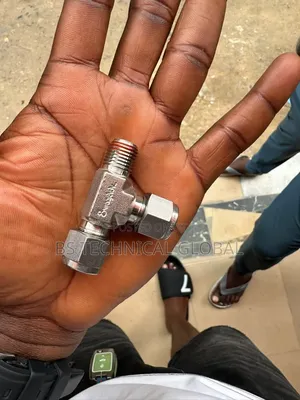 Swagelok 1/4" Tee X 1/4" NPT