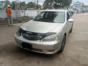 Toyota Camry 2005 Silver