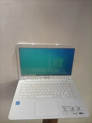 Laptop Asus E402SA 4GB Intel Celeron HDD+SSD 320GB