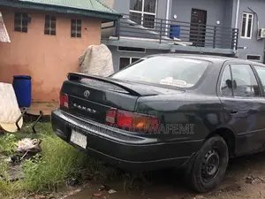 Toyota Camry DX Sedan 1996 Green