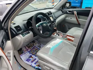 Toyota Highlander 2013 Gray