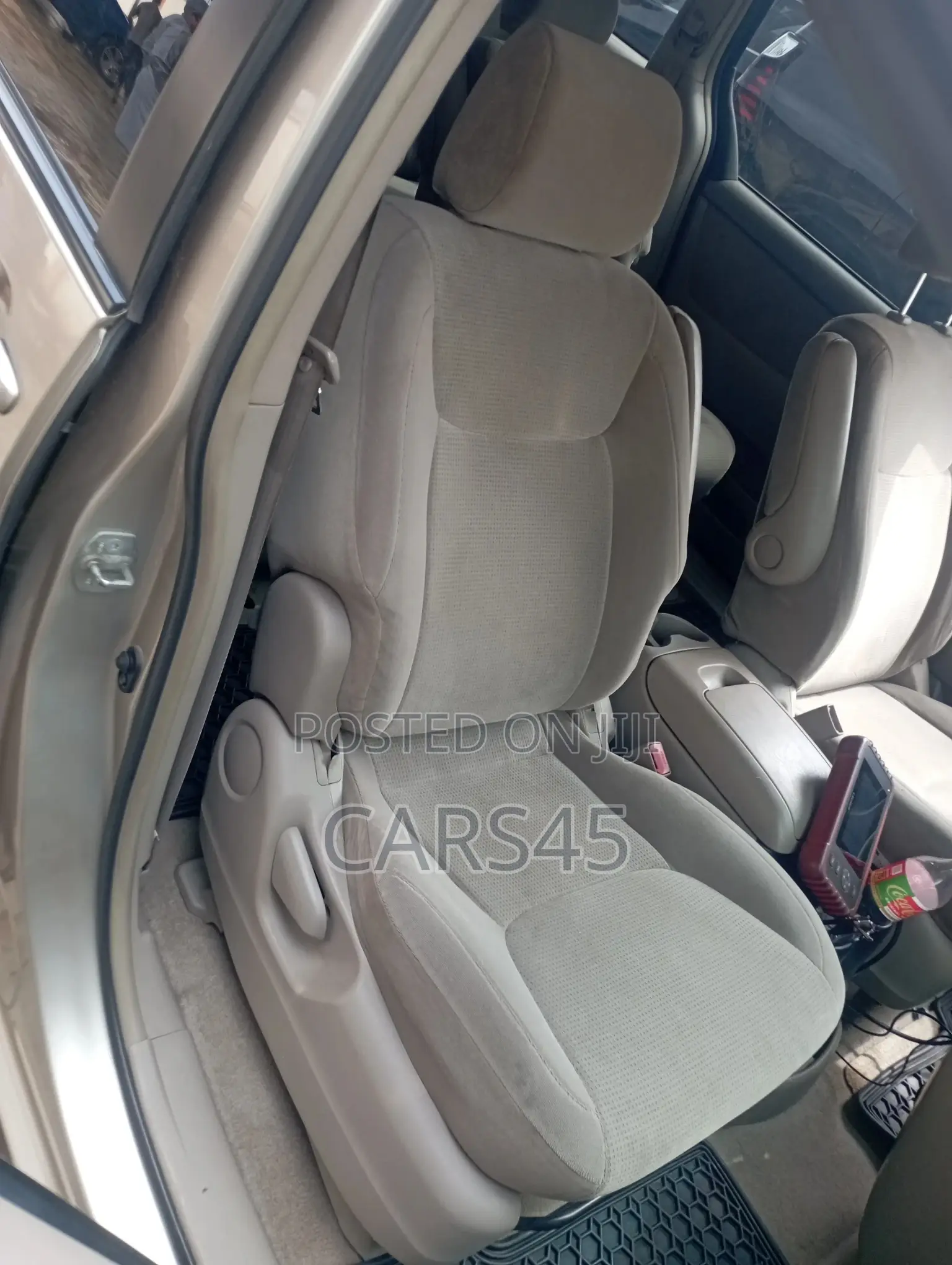 Toyota Sienna 2004 Gold
