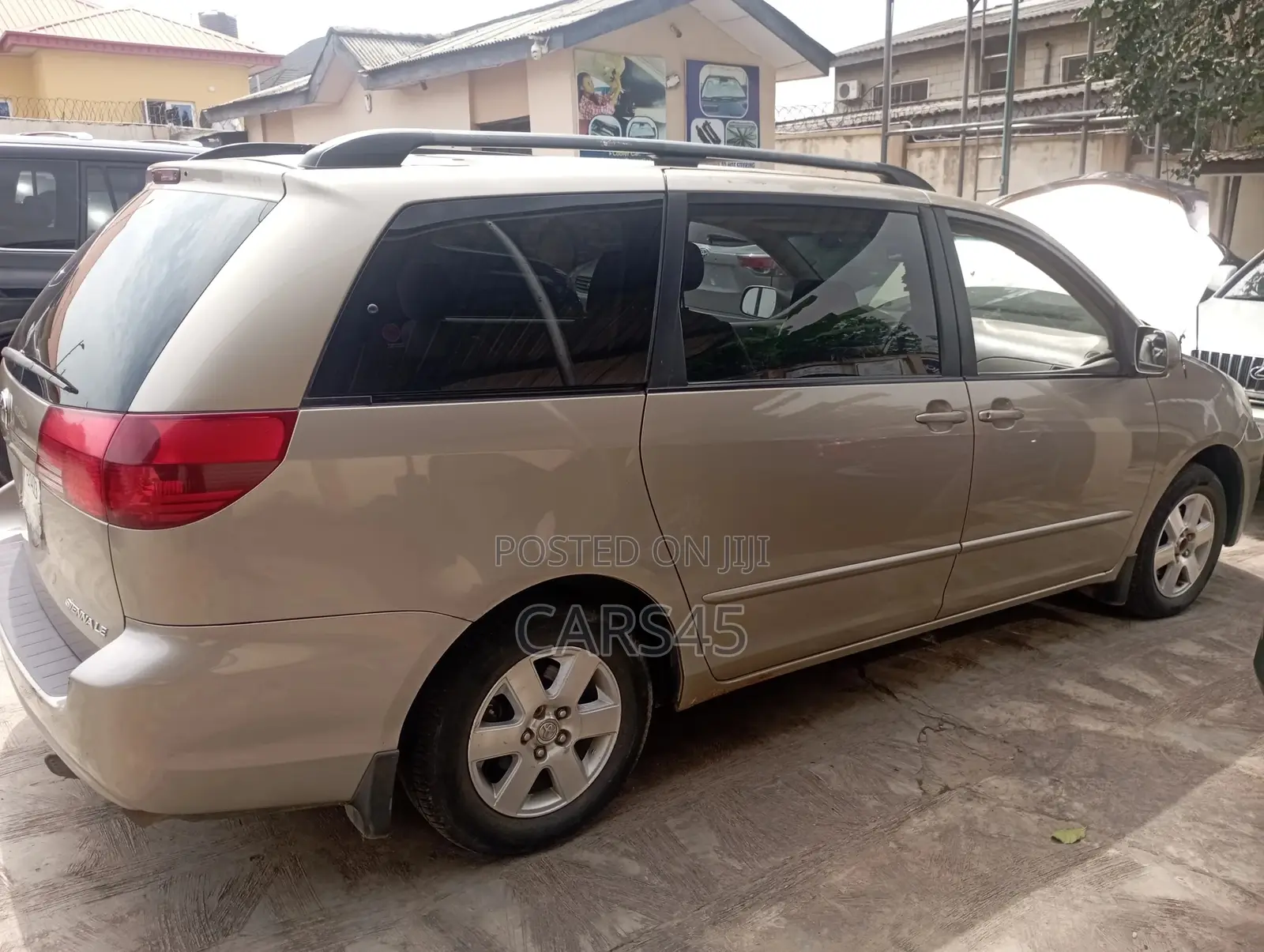 Toyota Sienna 2004 Gold