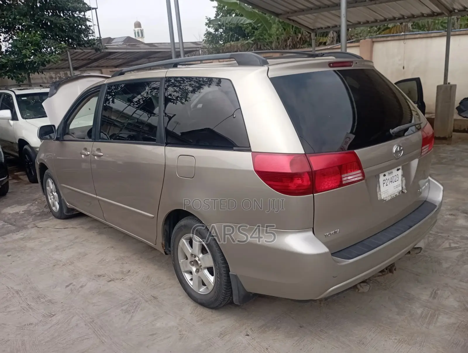 Toyota Sienna 2004 Gold