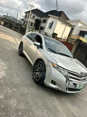 Toyota Venza AWD 2010 Silver