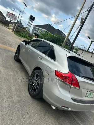 Toyota Venza AWD 2010 Silver