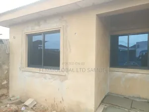 Furnished Mini Flat in Adeyinka, Kosofe / Kosofe for rent