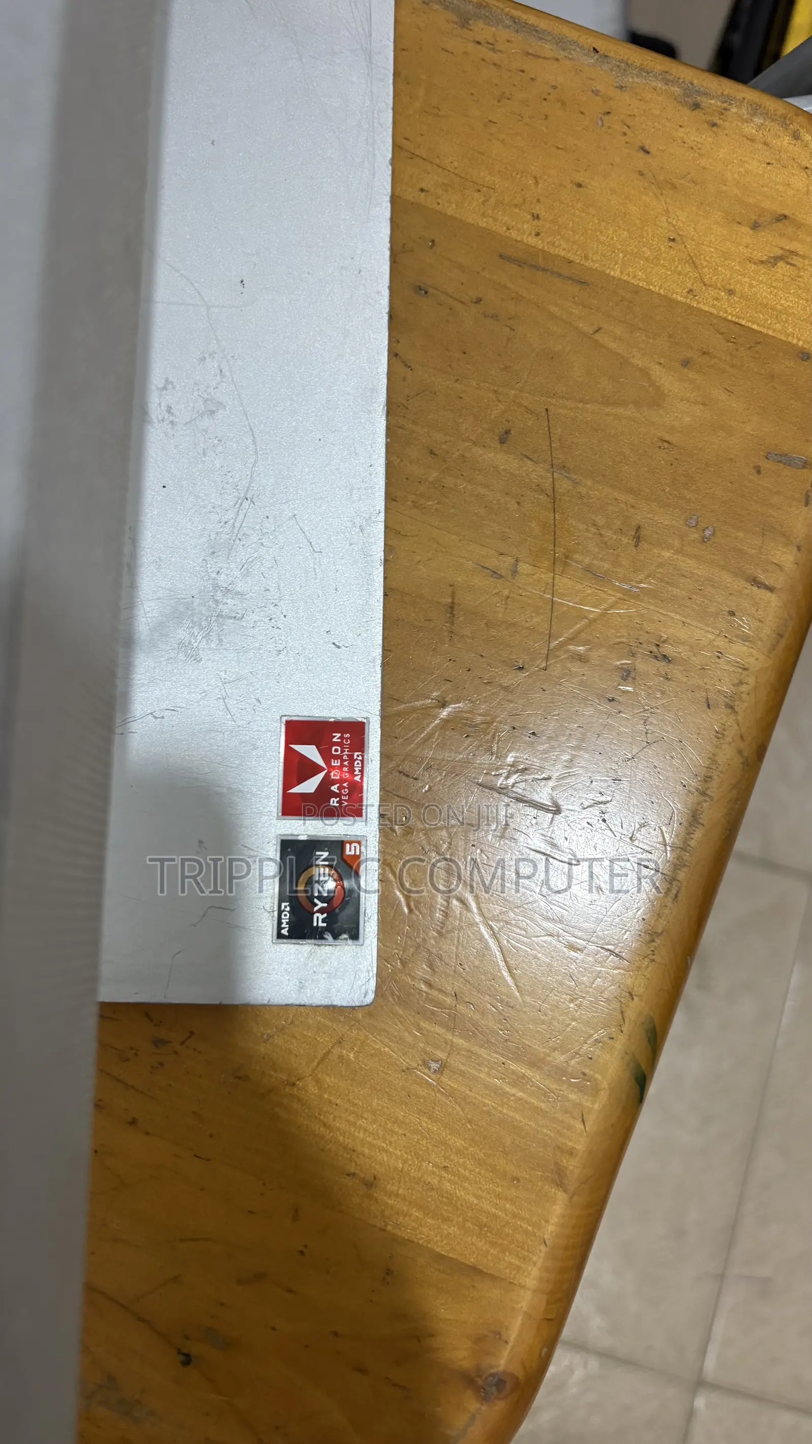 Desktop Computer HP Pavilion 24 8GB AMD Ryzen 5 HDD 1T
