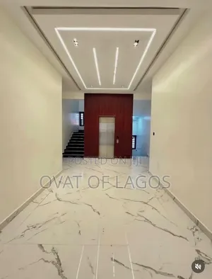 3bdrm Apartment in Lekki Phase 1 for rent