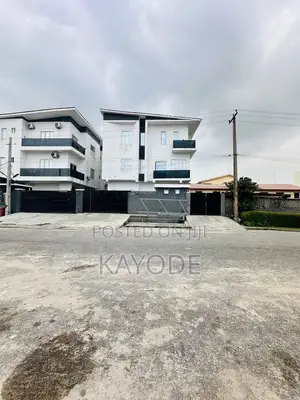 2bdrm Apartment in Lekki Phase 1 for rent