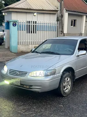 Toyota Camry Automatic 1999 Silver