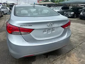 Hyundai Elantra 2012 Silver