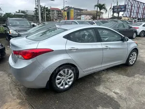 Hyundai Elantra 2012 Silver