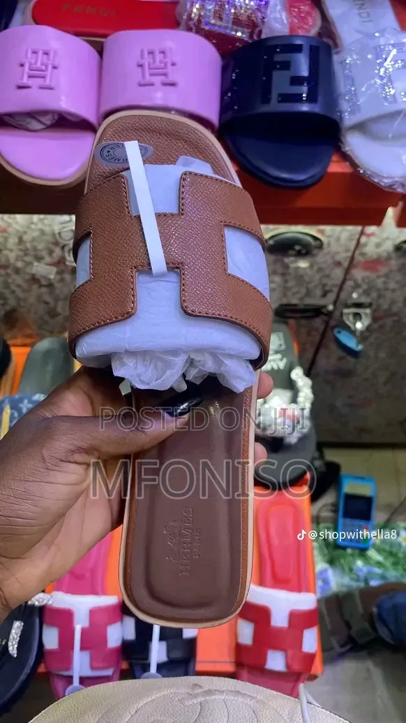 Quality Leather Slide for Ladies