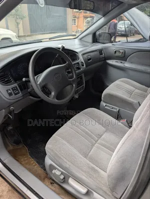 Toyota Sienna 2003 Silver