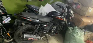 Bajaj Pulsar 220 F 2025 Black