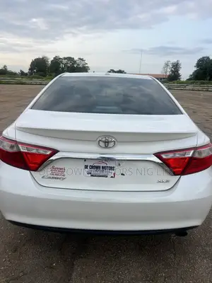 Toyota Camry XLE 4dr Sedan (2.5L 4cyl 6A) 2015 White
